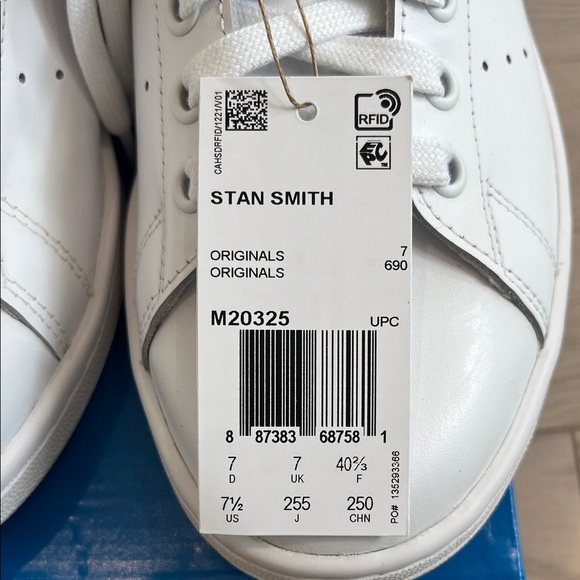 *Brand New* Adidas Stan Smith White/Navy Sneakers (9W/7.5M) - Picture 2 of 12